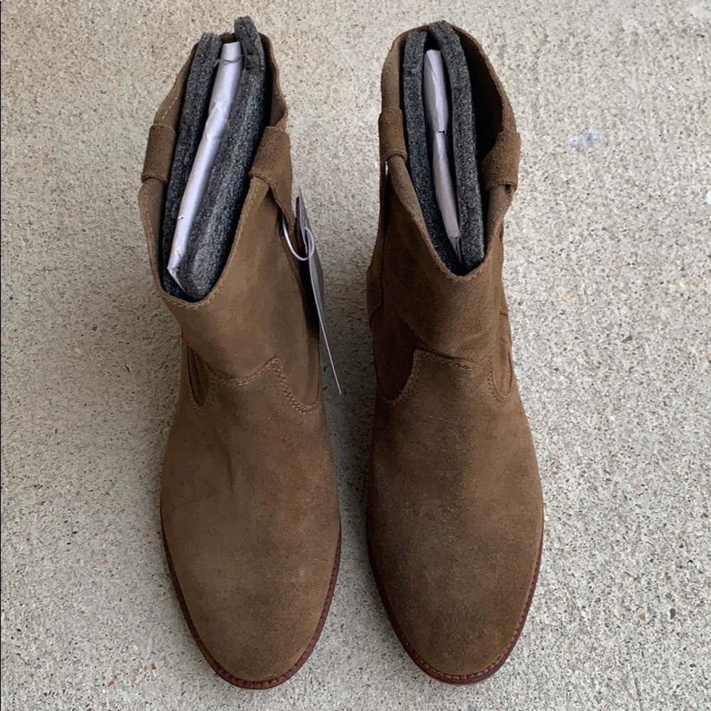 🍁🍂NEW! H&M premium suede ankle boots🍁🍂 - Picture 4 of 7